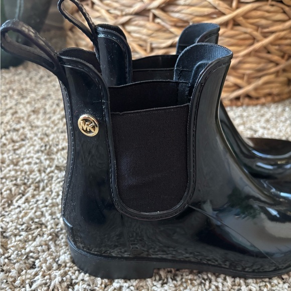 Michael Kors Rain Boot - Picture 4 of 7